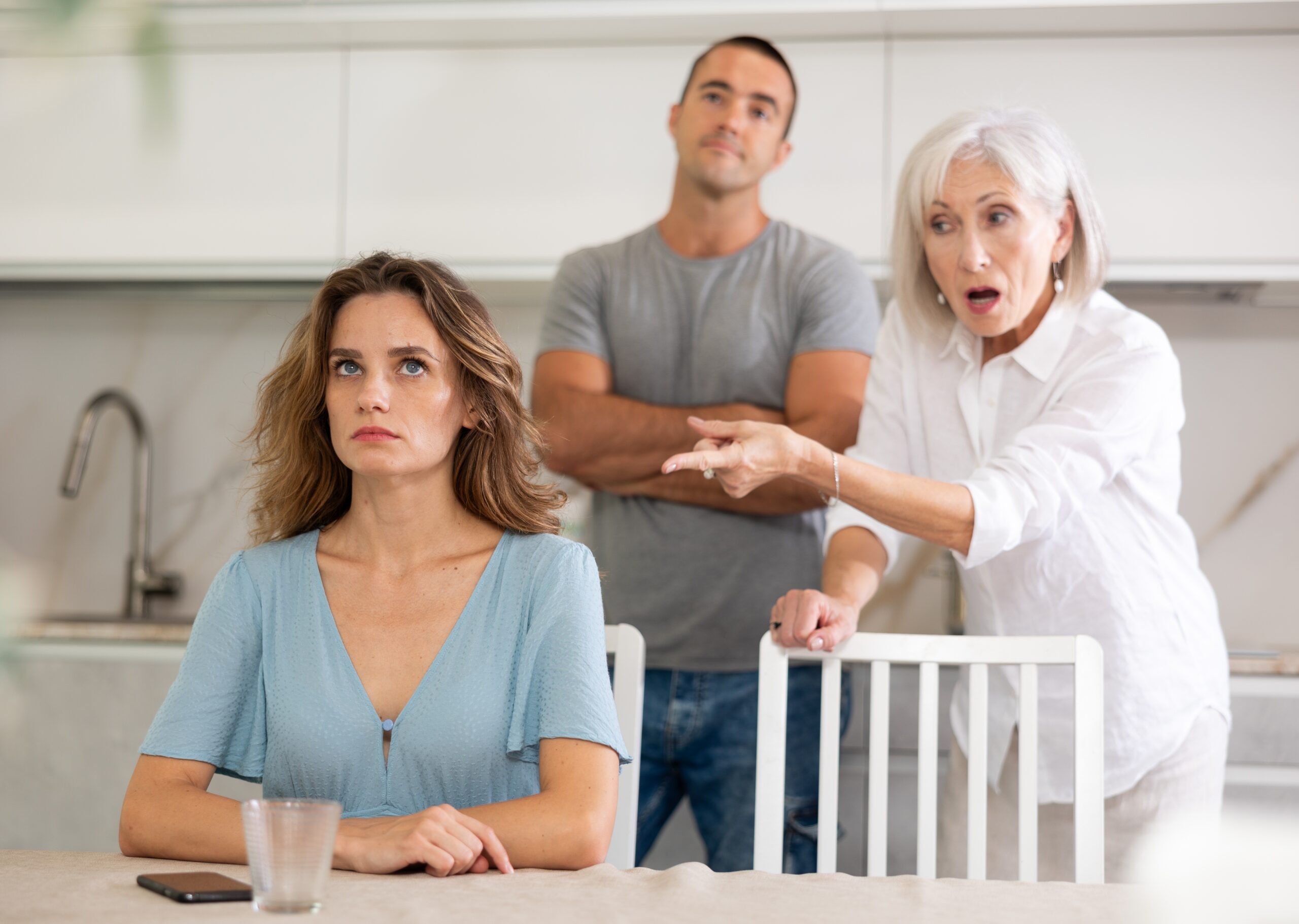 Quando a família quer decidir pelo casal…