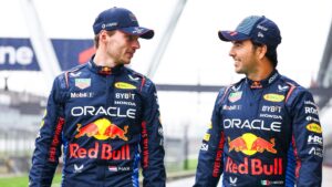 Dupla de pilotos da Red Bull Racing marcaram presença no sábado (2) chuvoso em Interlagos e falaram sobre a temporada de 2024 da Fórmula 1