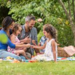 Uma das épocas mais divertidas para a criançada, as férias podem ser o momento de conexão entre a família e de risadas