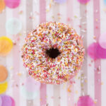 Rosquinha de Baunilha com Confeitos Coloridos: Receita Fácil e Divertida