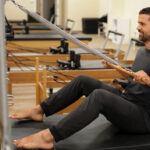 O interesse do público masculino pelo Pilates vem aumentando porque a metodologia lida com as alterações que ocorrem no corpo a partir dos 40