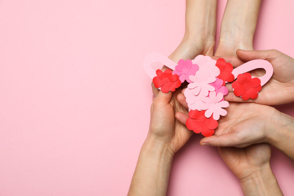 A endometriose é uma doença crônica que afeta cerca de 10% das mulheres em idade reprodutiva, segundo a Organização Mundial da Saúde (OMS)