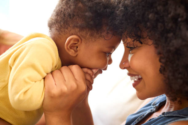 Mães de 1ª viagem: saiba estimular o desenvolvimento do bebê