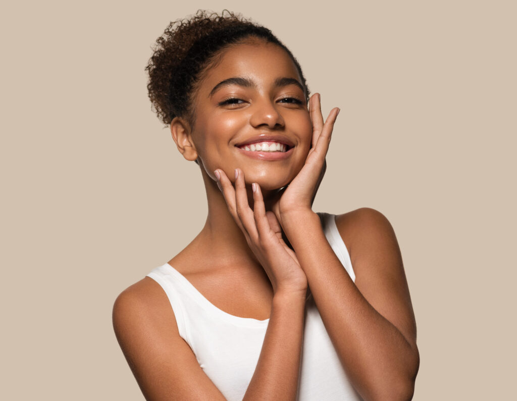 Nos últimos anos, a busca por uma pele luminosa e radiante se tornou um dos maiores objetivos de beleza no mundo inteiro