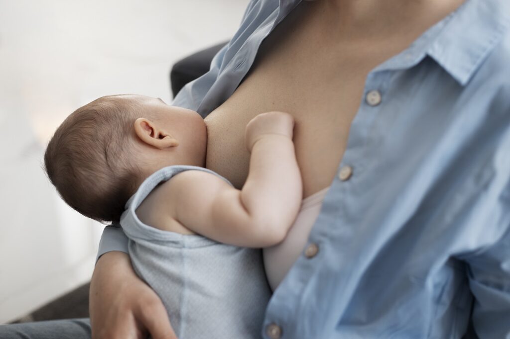 Um único litro de leite materno pode alimentar até 10 recém-nascidos por dia!