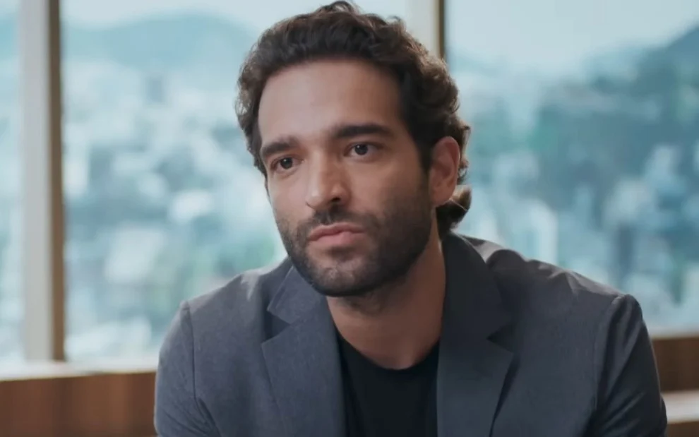 Vale Tudo: Afonso se revolta e vai trabalhar na concorrência