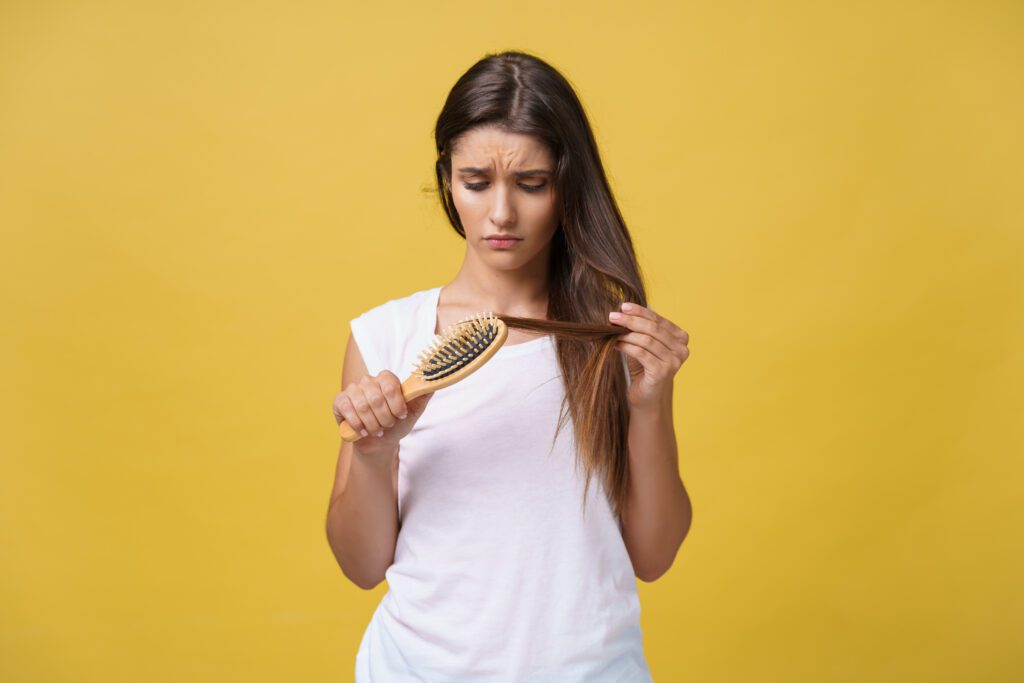 Queda de cabelo no outono/inverno: por que acontece?