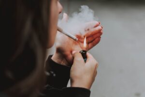 Dados da OMS e da OPAS indicam que fumantes tem em até 2,5 vezes o risco de desenvolver Acidente Vascular Cerebral (AVC)