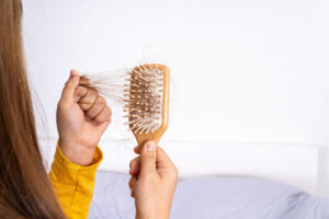 Vitamina C e queda de cabelo: qual a relação?