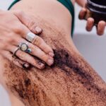 Especialista cita os tipos de argila que podem melhorar a circulação sanguínea e a tonificação da pele do corpo nesta época do ano