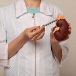 Quando diagnosticado precocemente, o câncer de rim pode ser curado com a remoção cirúrgica do tumor ou até mesmo de todo o rim afetado