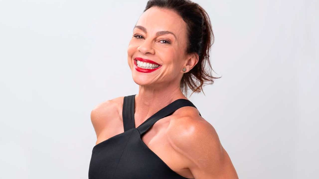 Após 12 anos longe da TV, Carla Marins ressurge em Três Graças