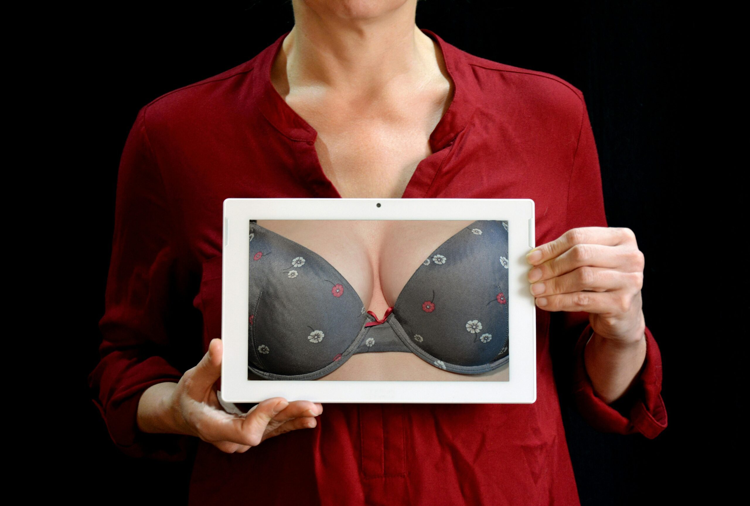 Entenda por que o silicone não evita flacidez nas mamas