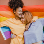 Inclusão e respeito à diversidade: as empresas precisam avançar quando o assunto é acolhimento ao público LGBTQIAPN+