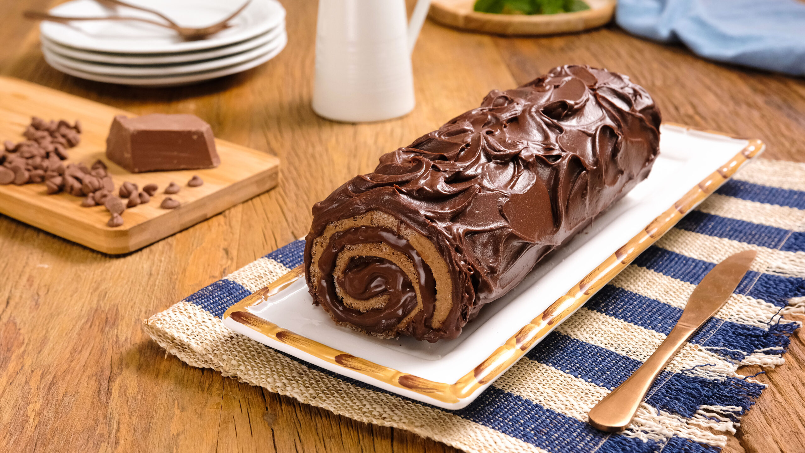 Ideia para o lanche: Rocambole de chocolate fácil