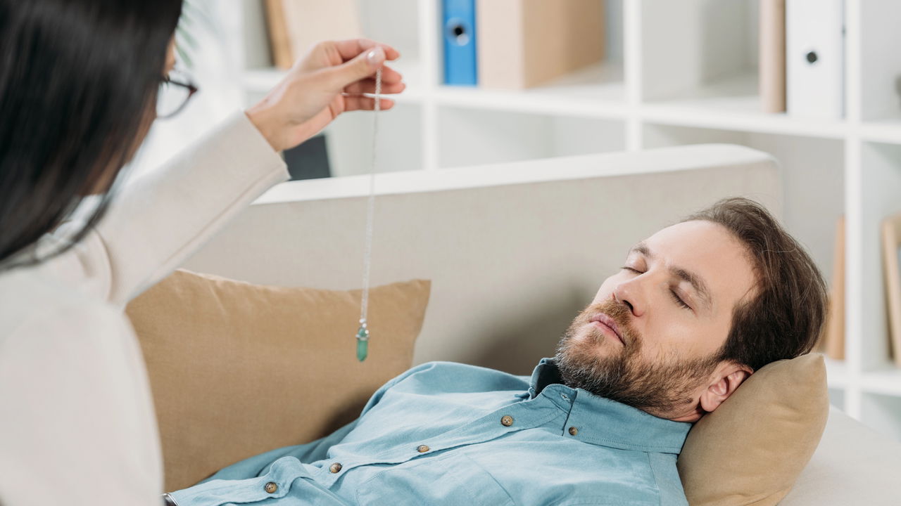 Hipnose na prática: conheça 8 mitos e verdades sobre a terapia