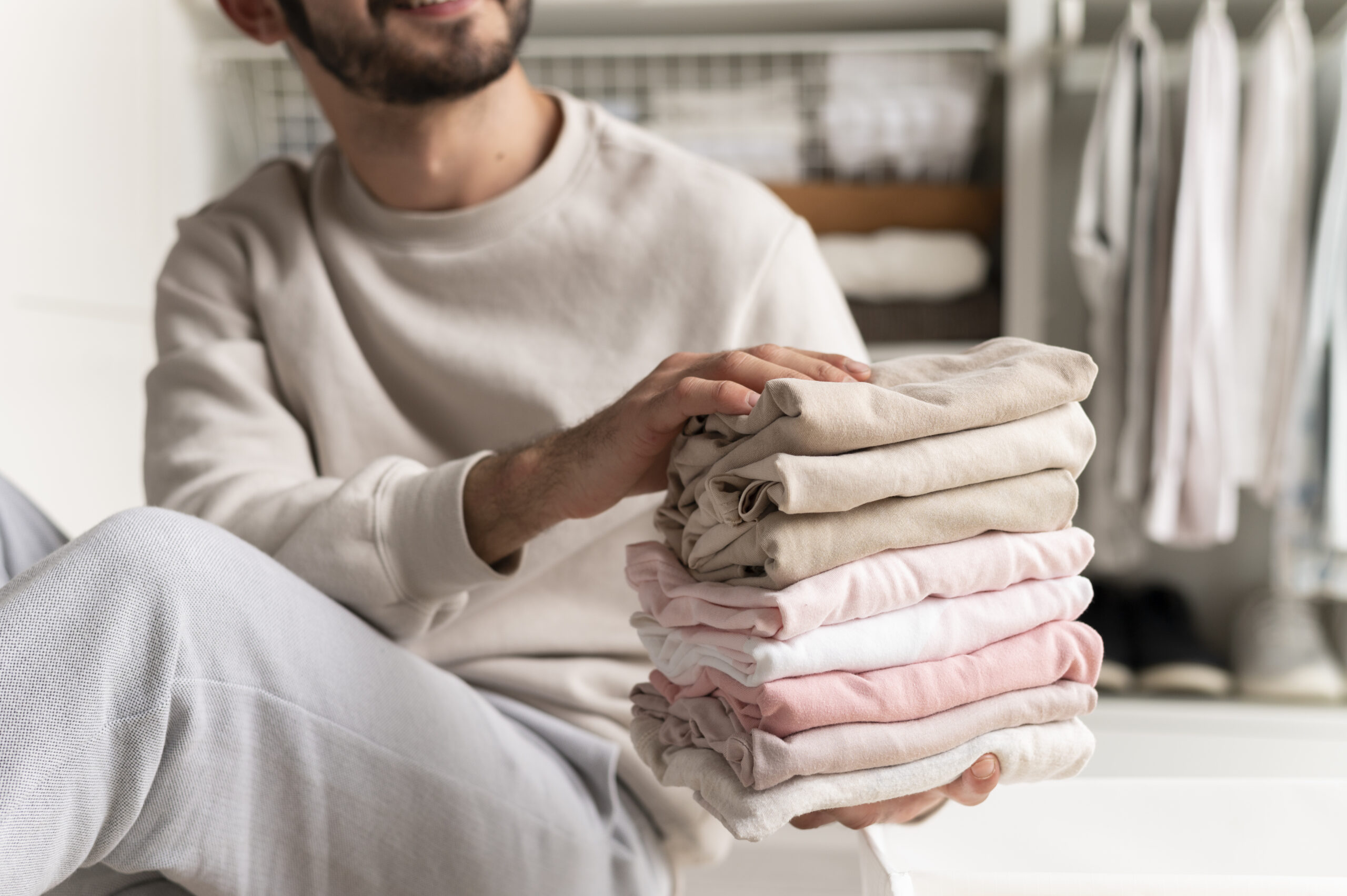 Dicas para fazer suas roupas viverem mais (e melhor)