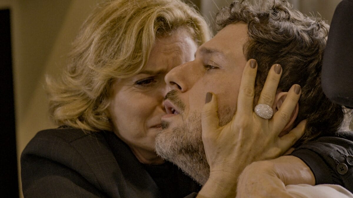 Próximos capítulos de Vale Tudo: Leonardo mata Odete!