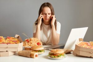 Estresse e má alimentação: entenda os riscos para o coração