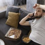 O sofá é o novo cigarro? Entenda os riscos do sedentarismo