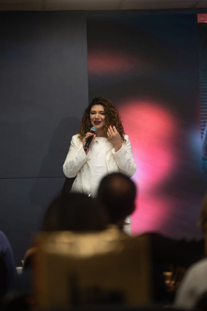 Denise Gonçalo conecta mulheres empreendedoras a oportunidades reais nos Emirados Árabes