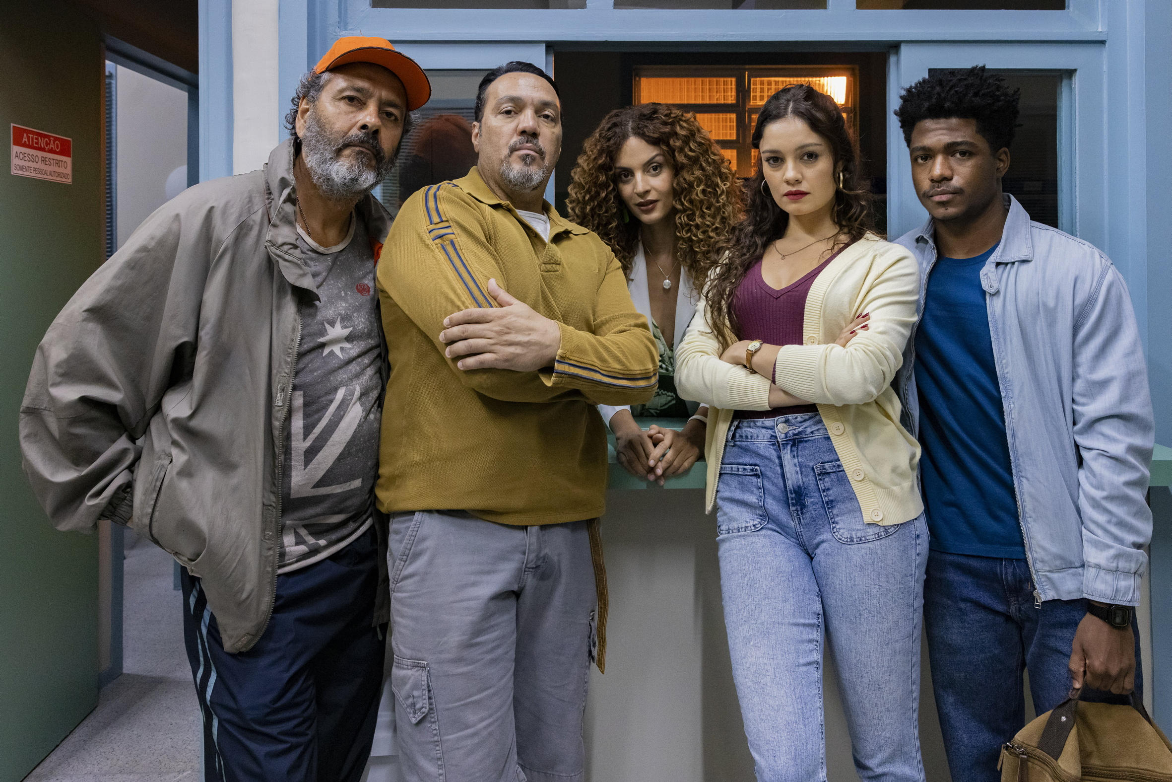 Três Graças: Gerluce rouba estátua, mas é traída por aliado