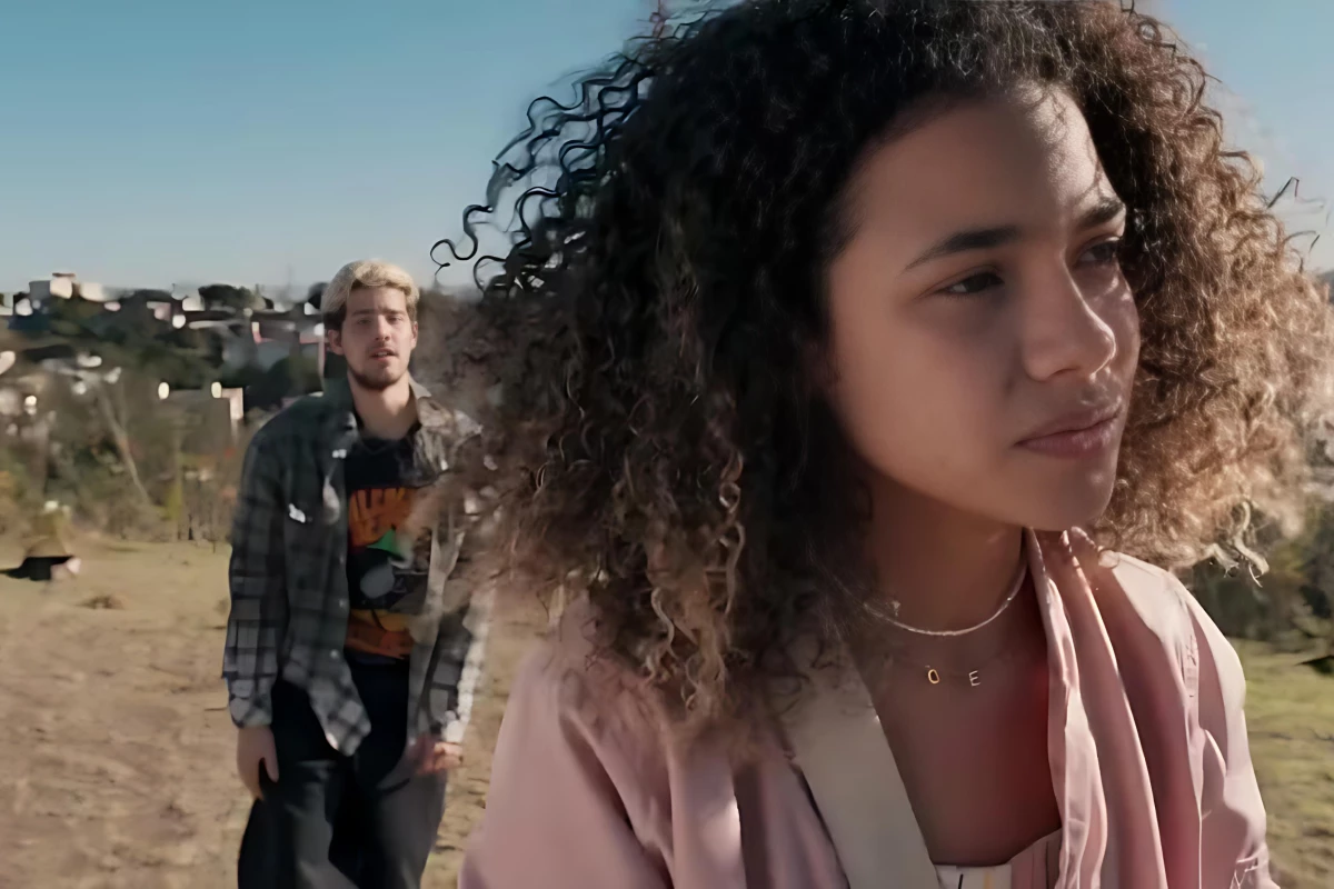 Três Graças: de olho no bebê, Samira força amizade com Joélly