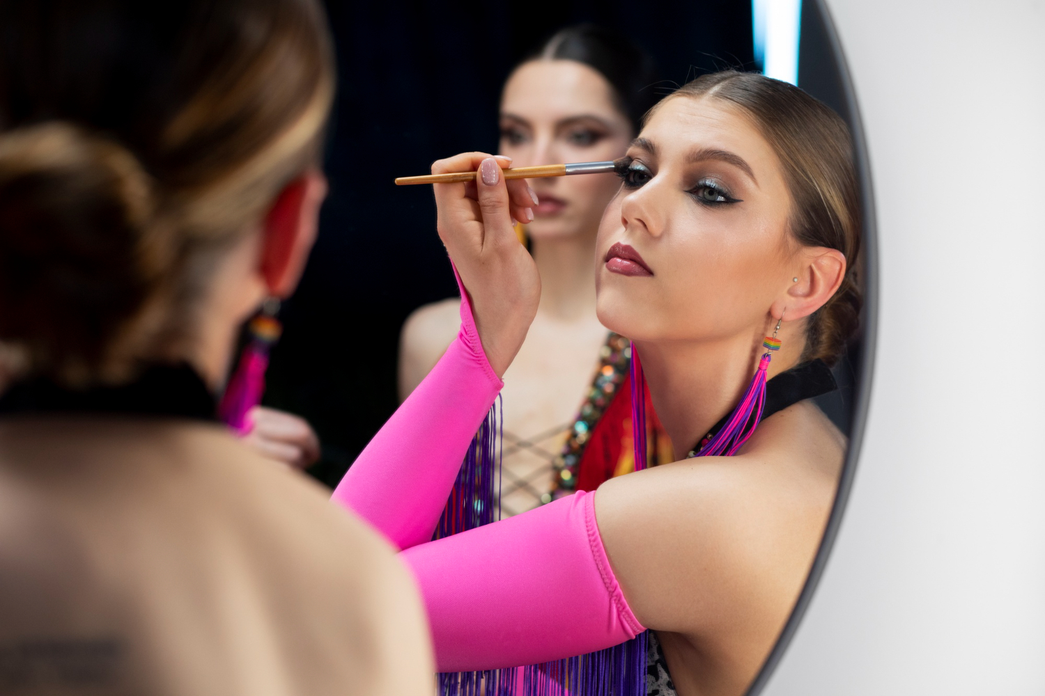 Carnaval: uso incorreto de make pode prejudicar saúde ocular