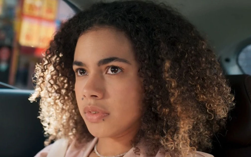 Três Graças: antes do prazo, Joélly dá à luz e Lena foge com bebê