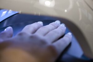 Esmaltação em gel ganha espaço pela praticidade e durabilidade