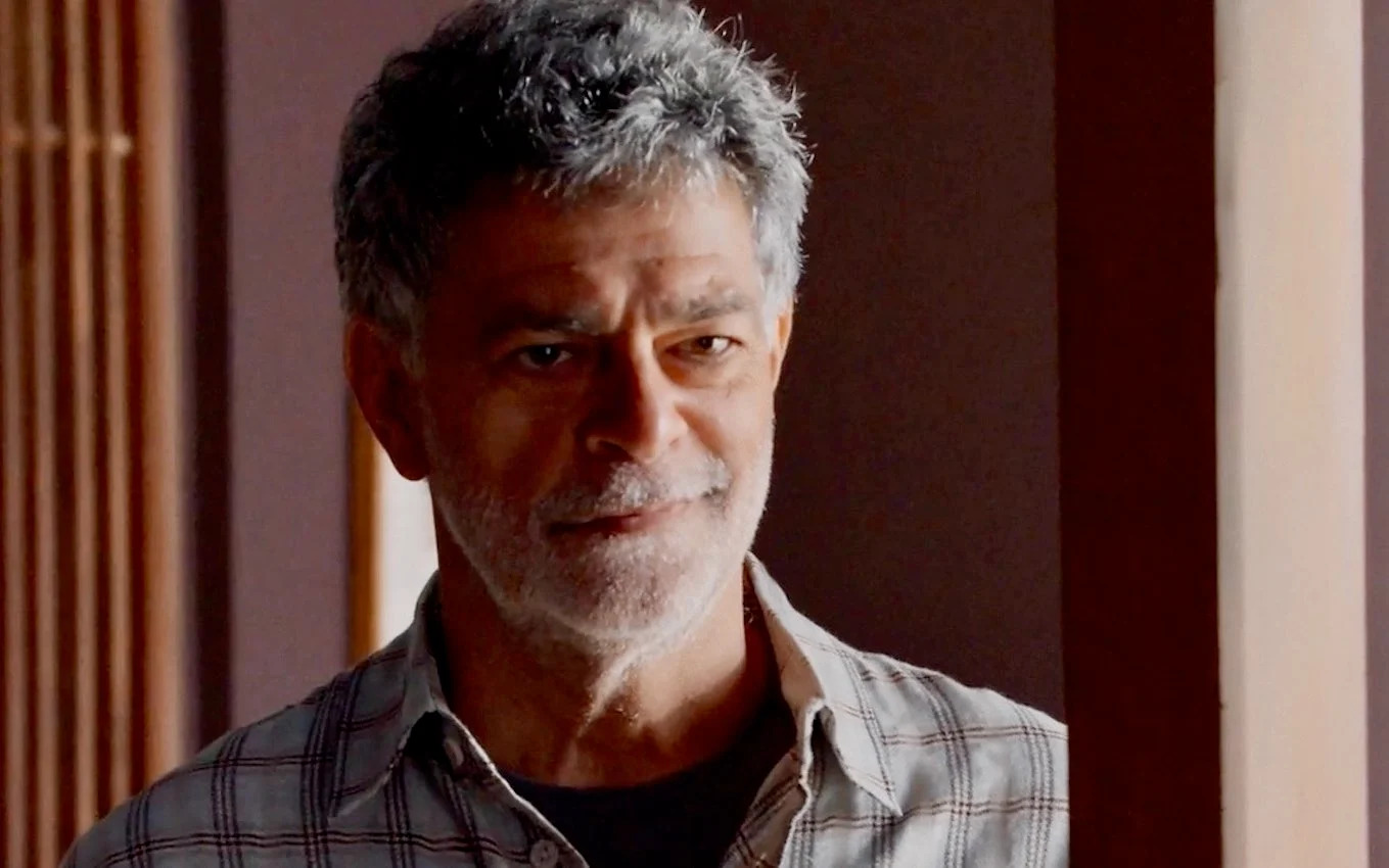 Três Graças: Rogério se apaixona por Gerluce