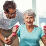 Doença de Parkinson: fisioterapia melhora o dia a dia do paciente