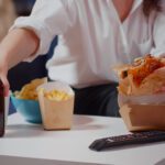 Como o trabalho molda o consumo de ultraprocessados