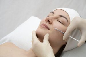 Preenchimento facial: indicações, contraindicações e cuidados