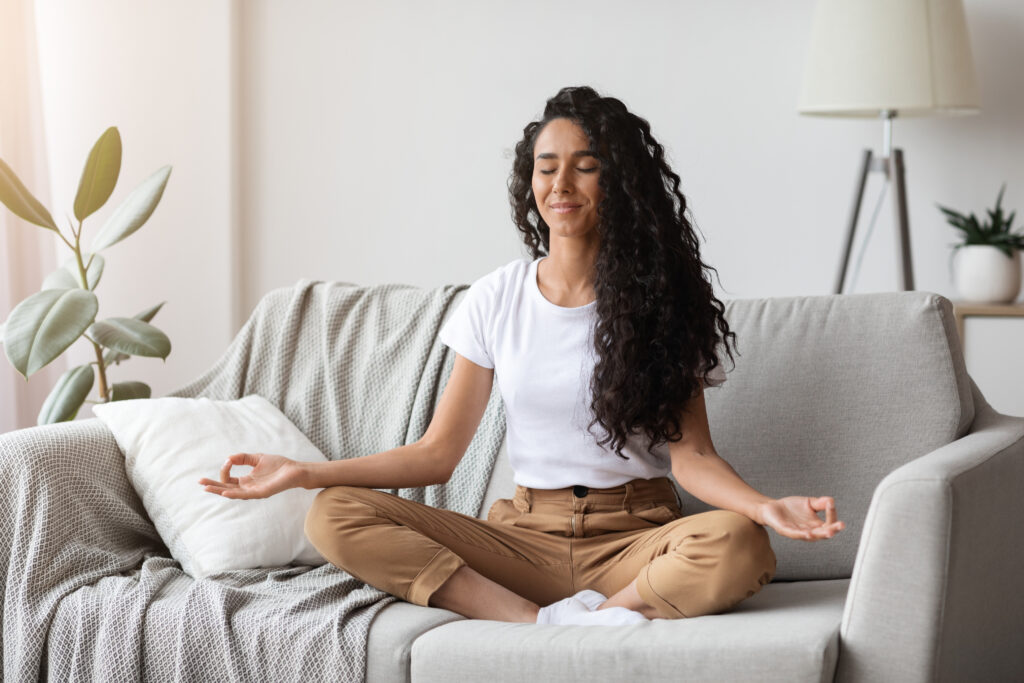 Como meditar: dicas para incluir a prática na rotina