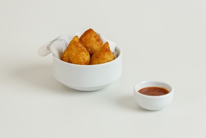 Coxinha com massa de farinha de arroz
