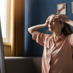 O estresse altera o ciclo menstrual? Entenda o “Burnout Hormonal”
