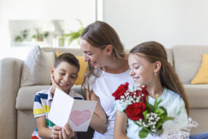 Dia das Mães: 3 qualidades e 1 defeito da mãe de cada signo