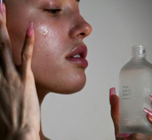 Skin Flooding: a tendência de Skincare funciona para todo mundo?