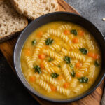 Minestrone é a sopa perfeita para comer nos dias mais frios