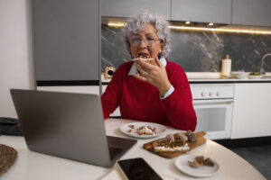 Você sabia que a “fome emocional” pode aumentar na menopausa?