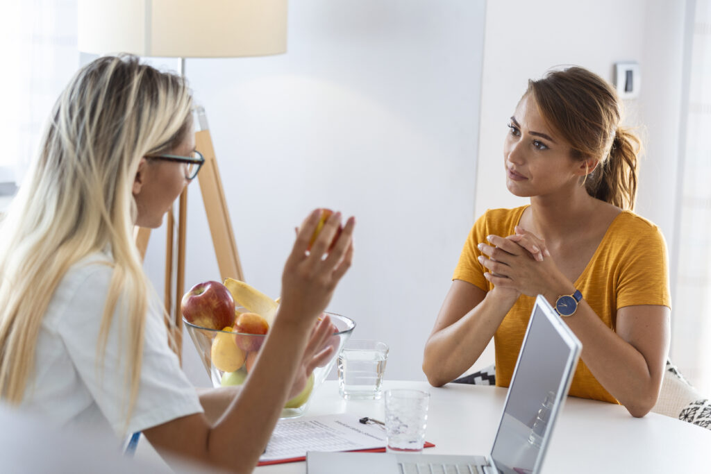 Emagrecer não é só queimar calorias: especialista explica
