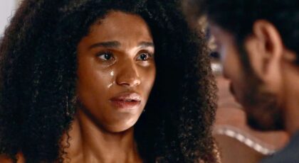 O sofrimento de Elenice não para em Quem Ama Cuida, e Tom se aproveita da dependência emocional da mulher