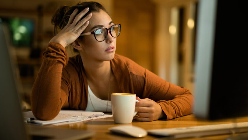 Enxaqueca frequente? O perigo da cafeína oculta no dia a dia